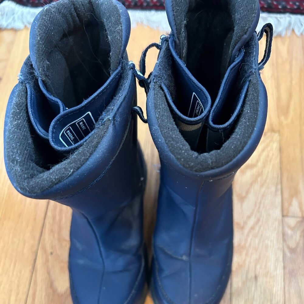 Lands End Kids winter boots size 2